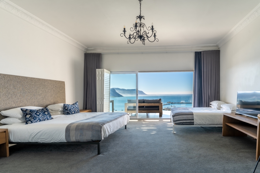 6 Bedroom Property for Sale in Simons Kloof Western Cape